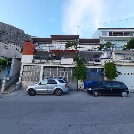 Apartment Nora * Omiš