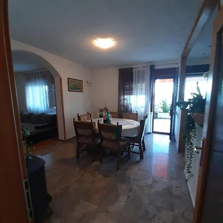 Nora Apartment *