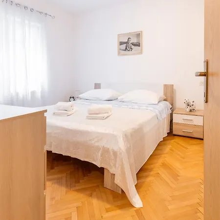 Nora Apartment Omis