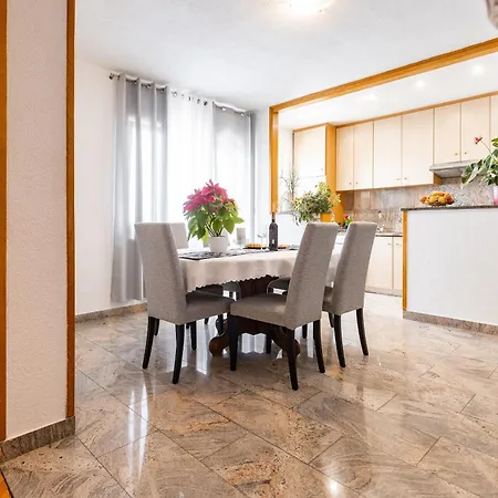Nora Apartment *