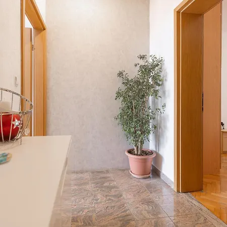 Nora Apartment